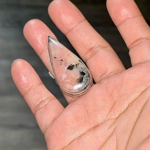 Teardrop Pink Peruvian Opal Ring Size 7 - Picture 2 of 9